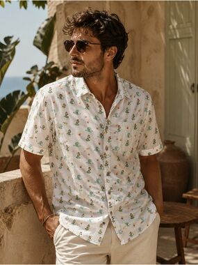 831. Men's White Short-Sleeve Printed Shirt